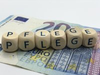 Pflege in Buchstaben auf 20 Euro Schein