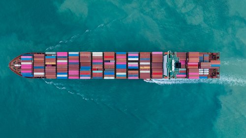 Containerschiff von oben