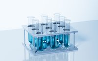 Reagenzgläser in Blau