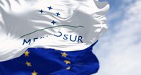EU- und Mercosur Flaggen 