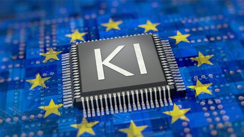 Chip mit KI aufgedruckt in einer blauen Leiterplatte mit den EU-Sternen