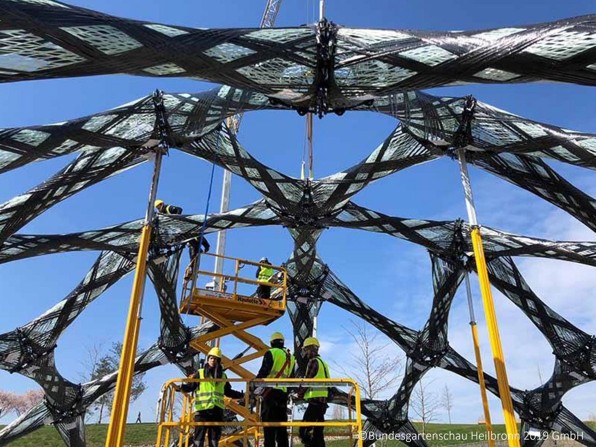 Blick auf die Errichtung des Faserpavillons auf der Bundesgartenschau in Heilbronn.