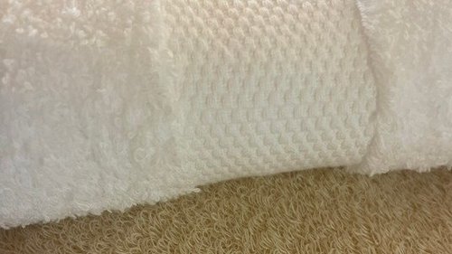 Frottierhandtücher in zwei Farben