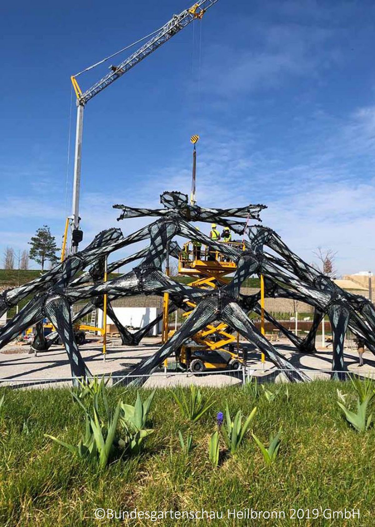 Die Errichtung des Faserpavillons der FibR GmbH auf der Bundesgartenschau in Heilbronn.