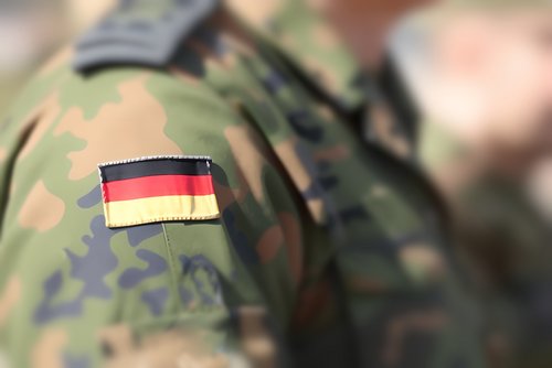 Nahaufnahme einer Uniform der Bundeswehr