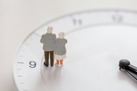Rentnerpaar auf eine Uhr