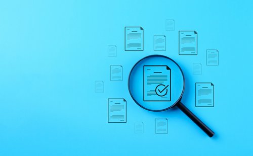 Dokument mit Häkchen, Qualitätssicherung und Prozesskontrolle
