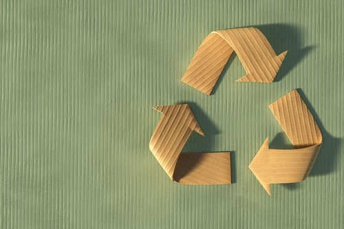 Wellenkarton Recyclingzeichen