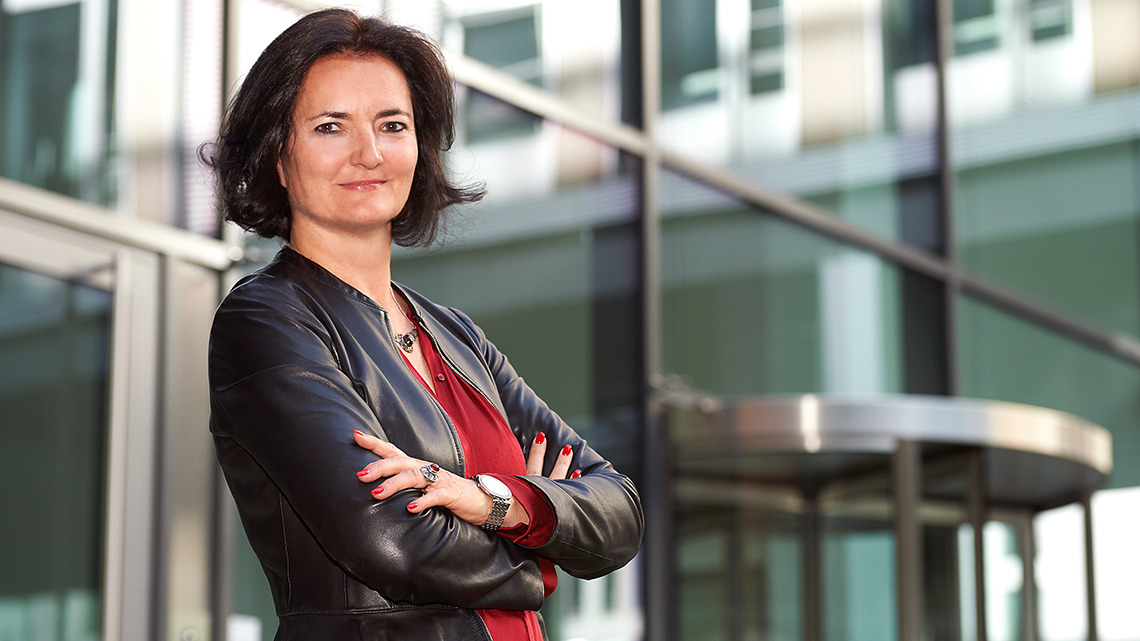 Edina Brenner wird neue Hauptgeschäftsführerin bei Südwesttextil ab Mai 2022.