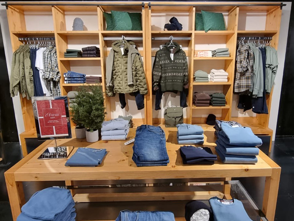 Shop mit Jeans-Artikeln von Mustang