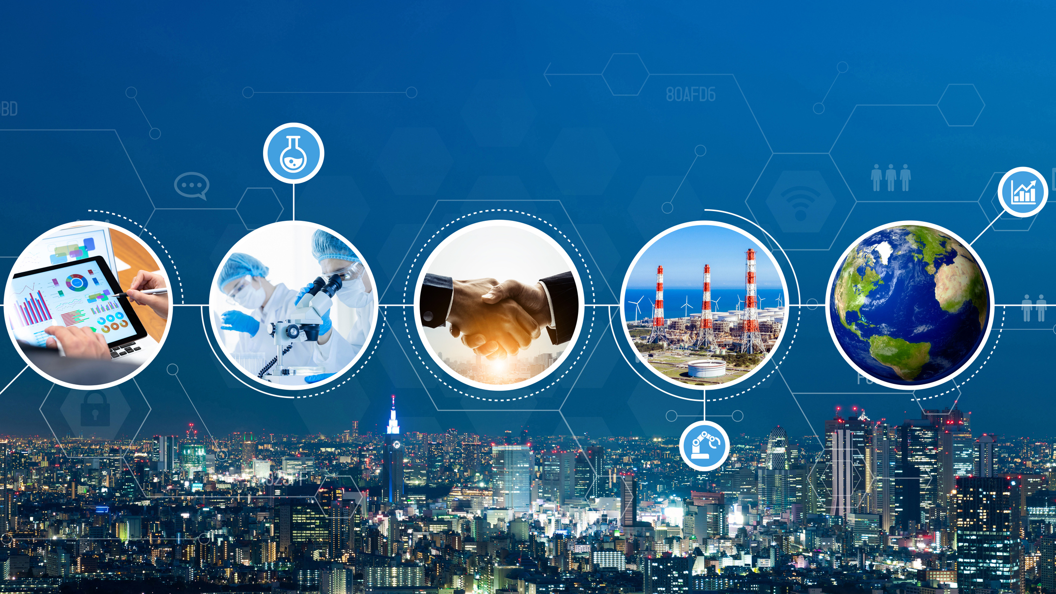 Über der Skyline einer Großstadt sind verschiedene Blasen mit Symbolbildern für Zusammenarbeit, Umwelt und Chemie zu sehen.